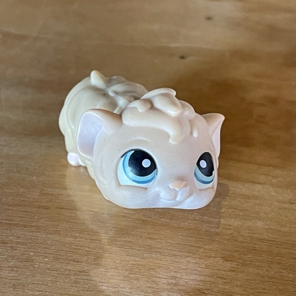 Littlest Pet Shop LPS Guinea Pig Hamster #157 Cream Tan Blue‎ Eyes 2005 Vintage - Picture 1 of 4